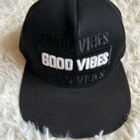 Wynn Headwear‎ embroidered Good Vibes black hat - Picture 2 of 6